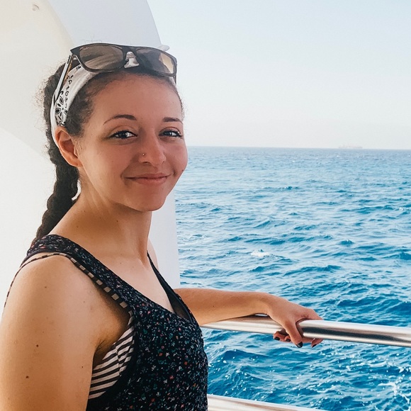 Meet your Posher, Andrea - Picture 1 of 1